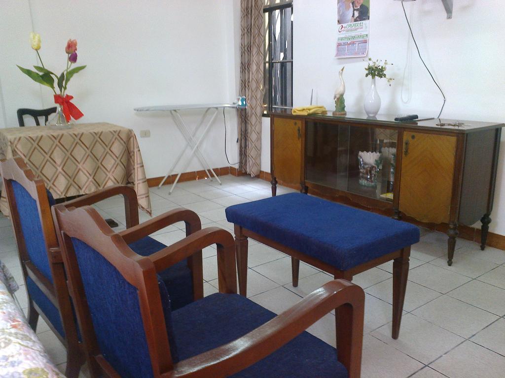 Strenua Santa Maria Suites Trujillo Szoba fotó