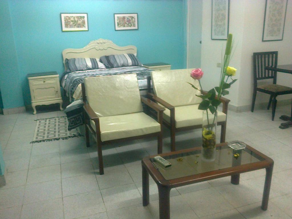 Strenua Santa Maria Suites Trujillo Szoba fotó
